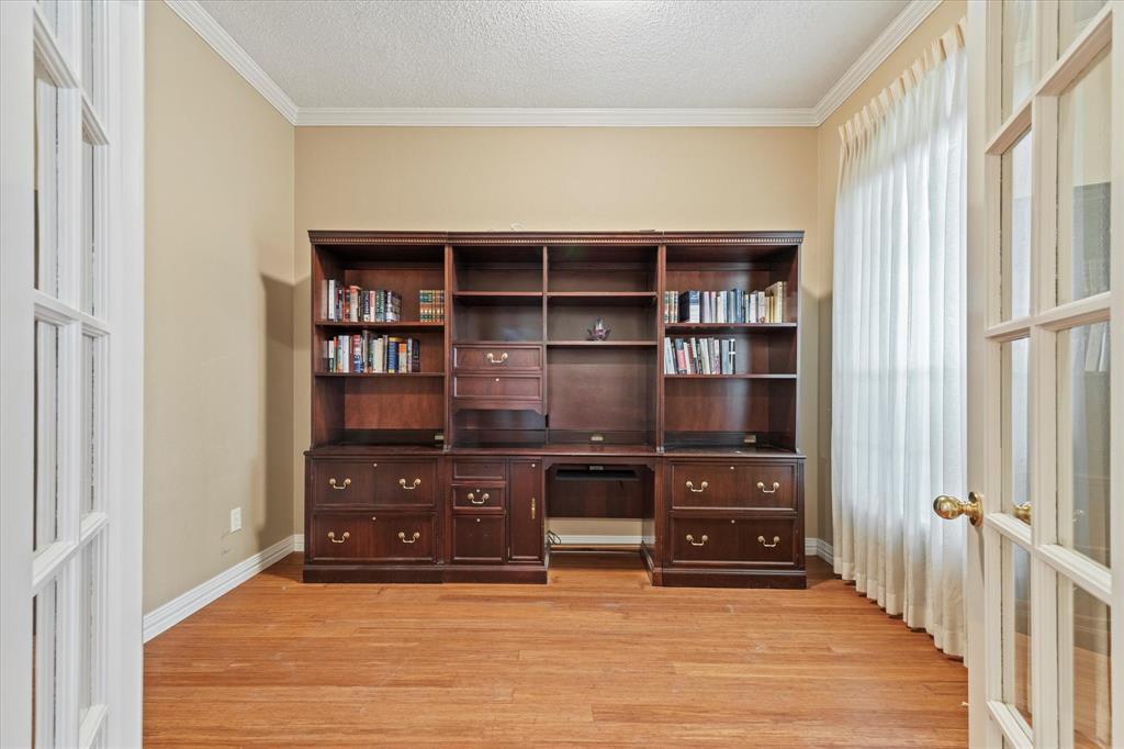 11200 Williamsburg Lane