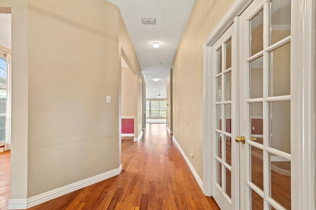 11200 Williamsburg Lane