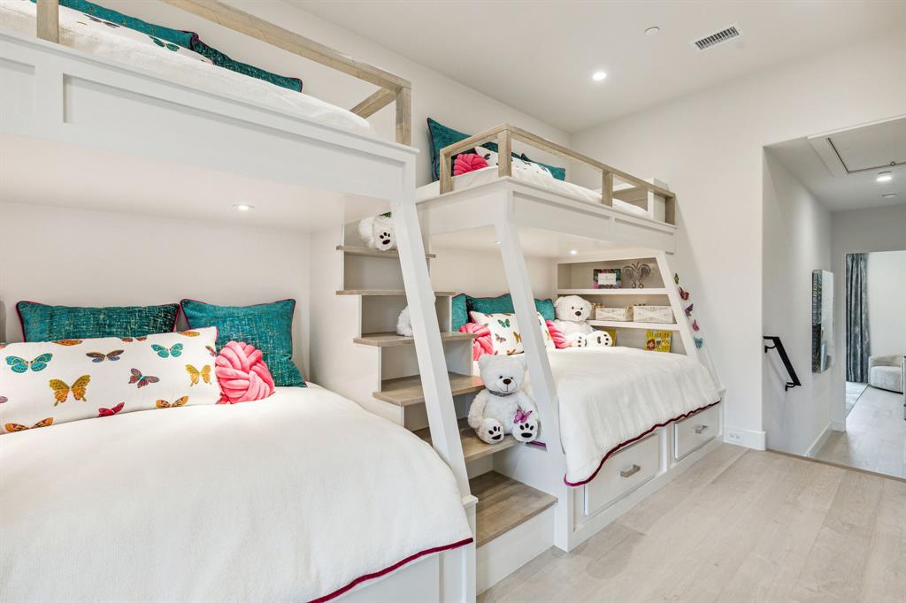 Oak Alley - Residential