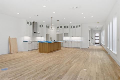 Tiny photo for 5626 Martel Avenue, Dallas, TX 75206 (MLS # 21173173)