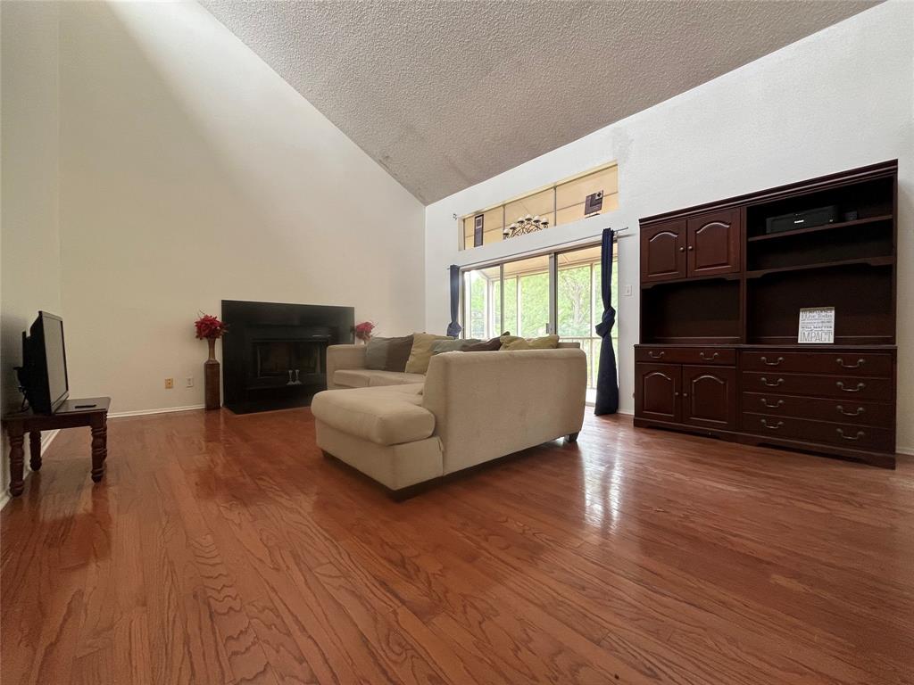 Meadowbrook Hills Chimney Wood - Residential