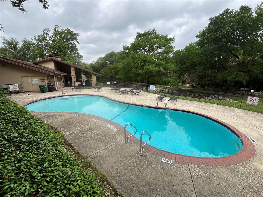 Meadowbrook Hills Chimney Wood - Residential