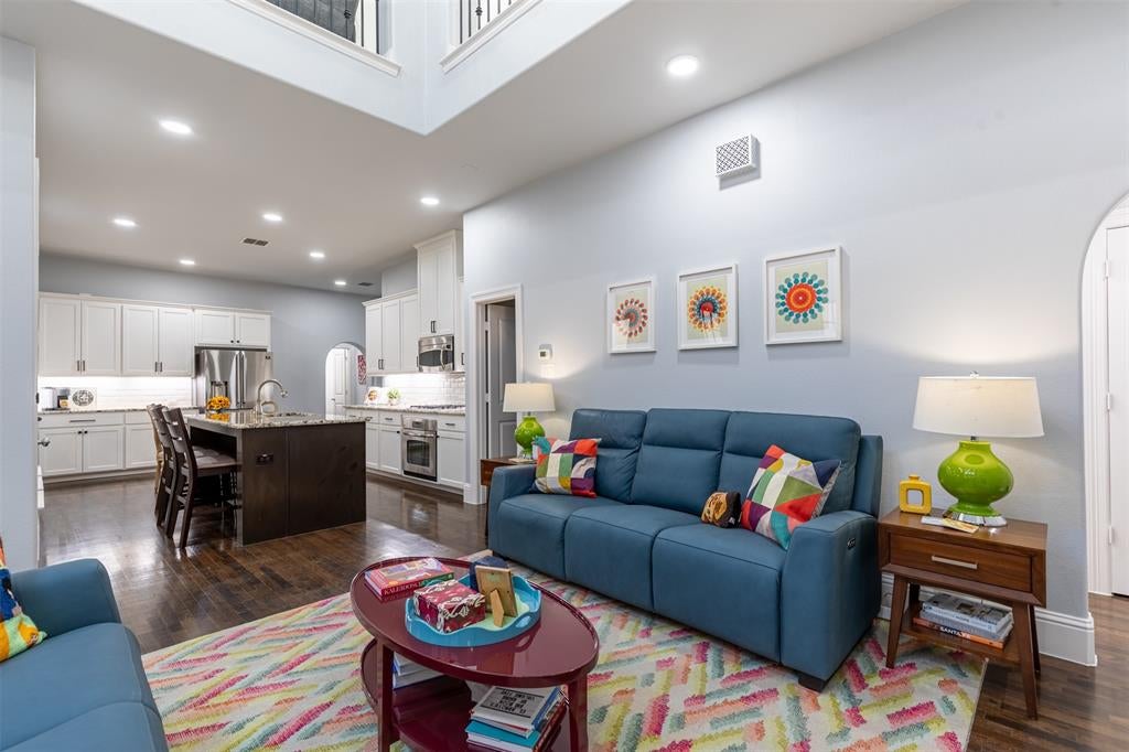 2209 Longwood Drive