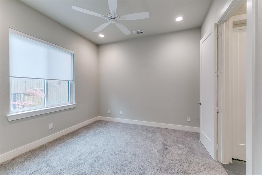 3816 Roseland Avenue C200