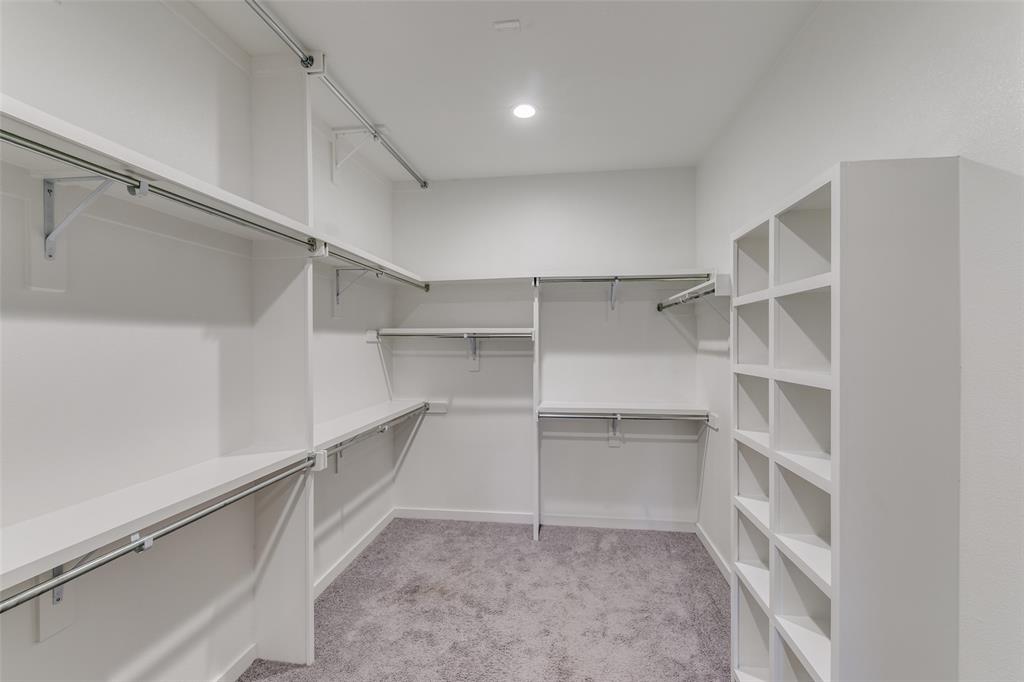 3816 ROSELAND CONDOMINIUM - Residential