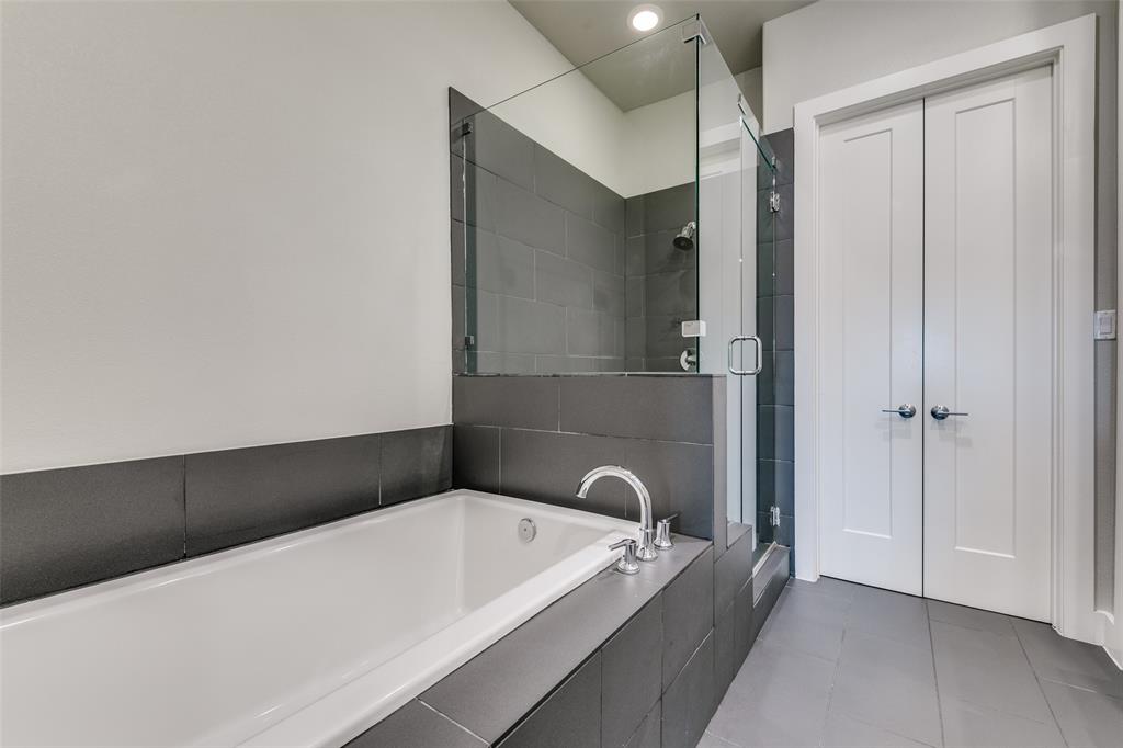 3816 ROSELAND CONDOMINIUM - Residential