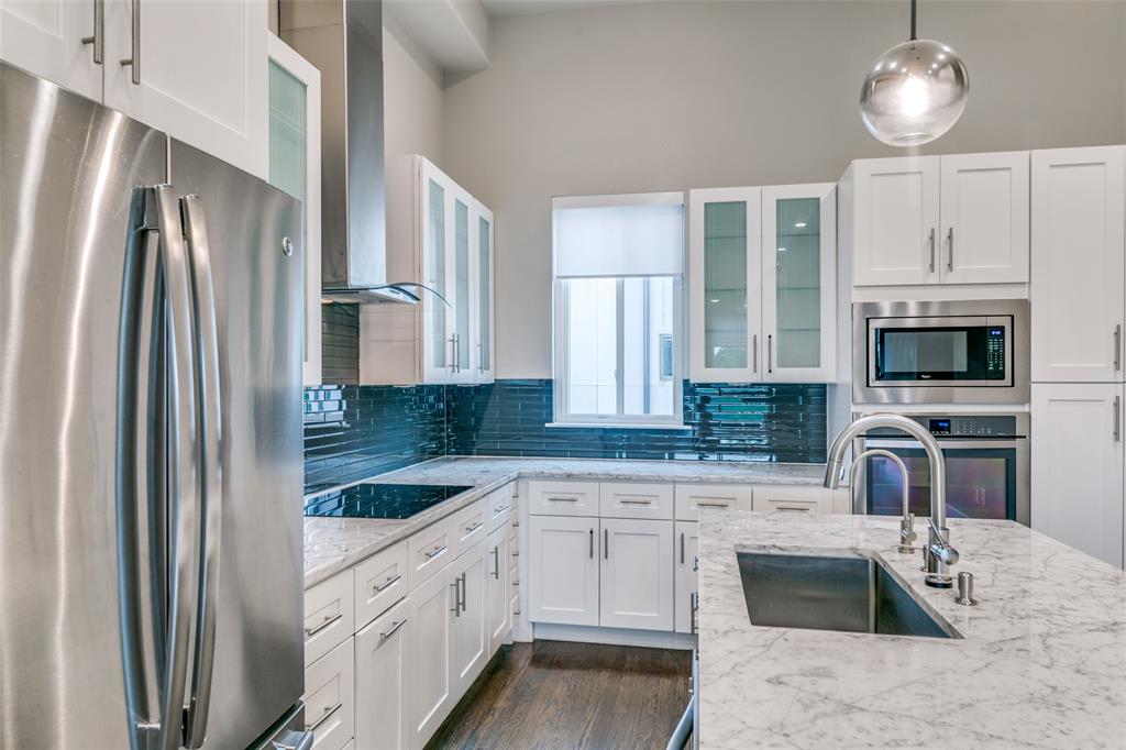 3816 ROSELAND CONDOMINIUM - Residential