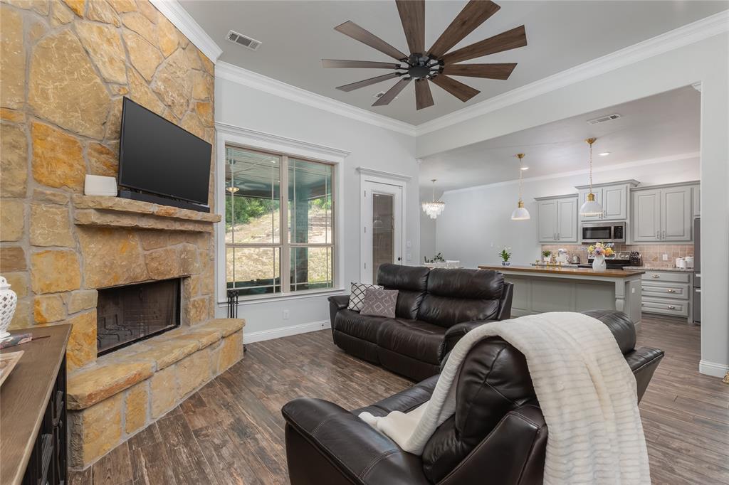 1033 Tex Lane