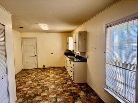 Tiny photo for 3321 Herring Avenue, Waco, TX 76708 (MLS # 21341222)