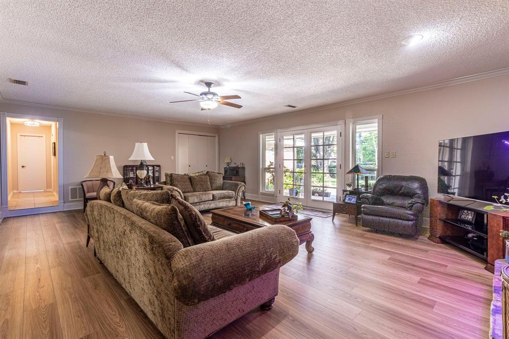 2421 Sir Guy Drive
