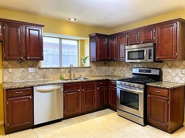 Arlington, Texas 76016, United States, 3 Bedrooms Bedrooms, ,2 BathroomsBathrooms,Residential,Pending,125320