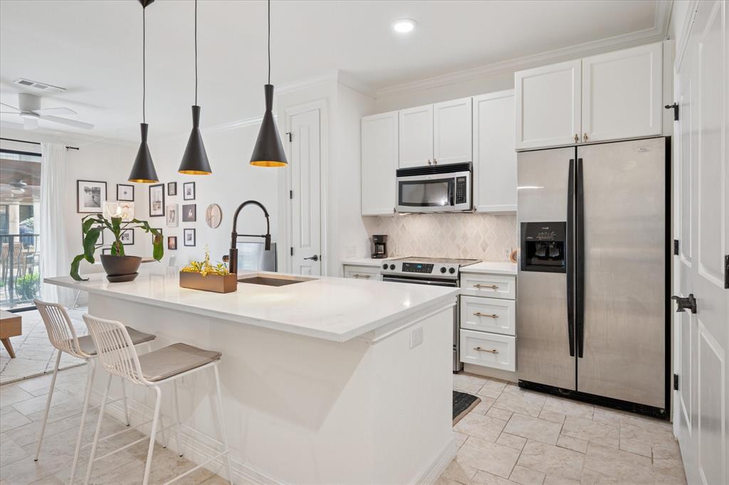 8616 Turtle Creek Boulevard 200