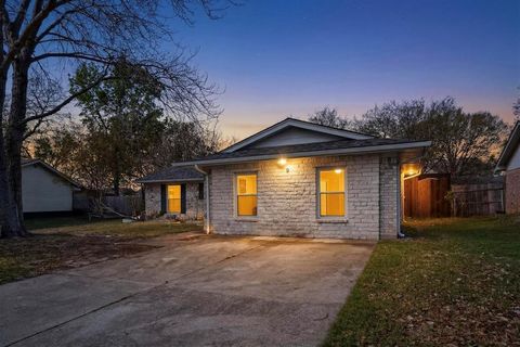 Photo of 419 TEAKWOOD Dr, Mesquite, TX 75149 (MLS # 21210283)