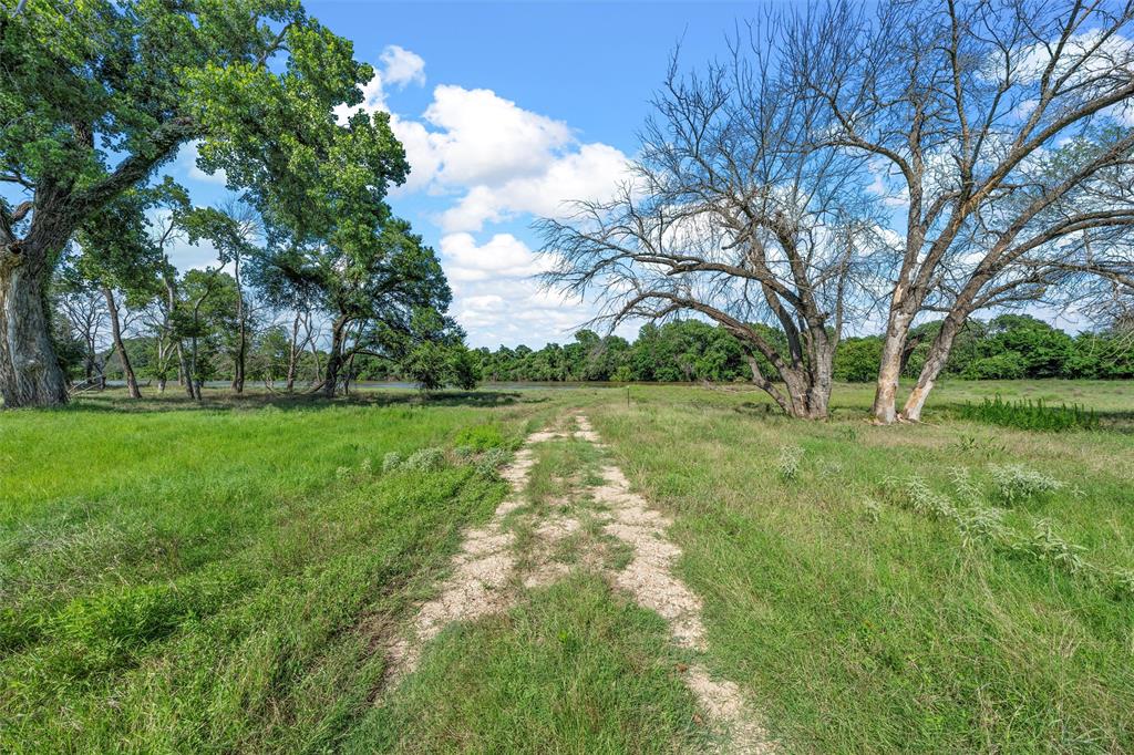 KEYS ON THE BRAZOS - Land