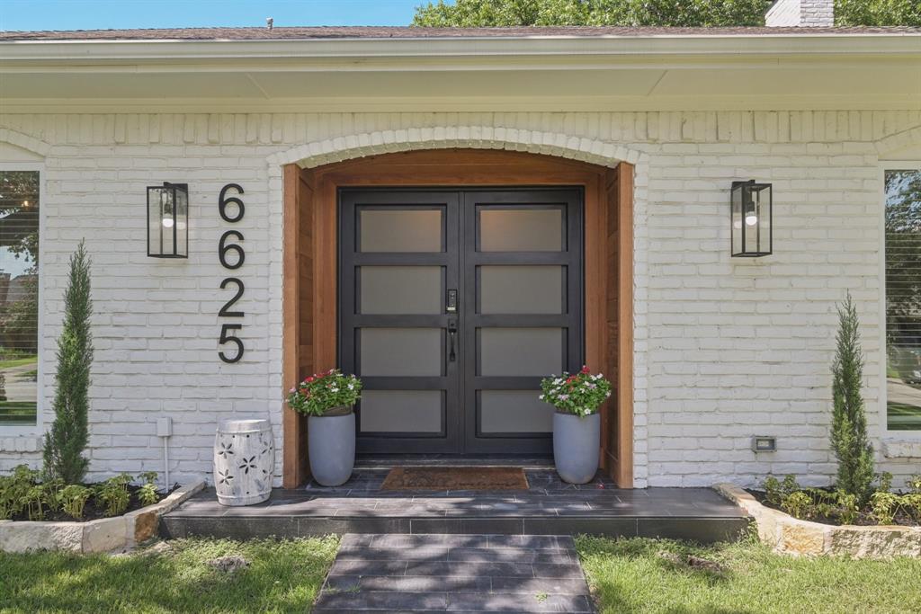 6625 Rolling Vista Drive
