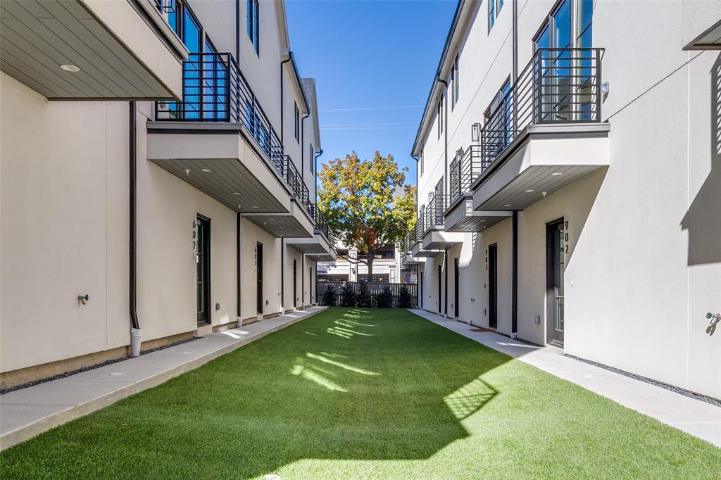 7207 Gaston Avenue 903