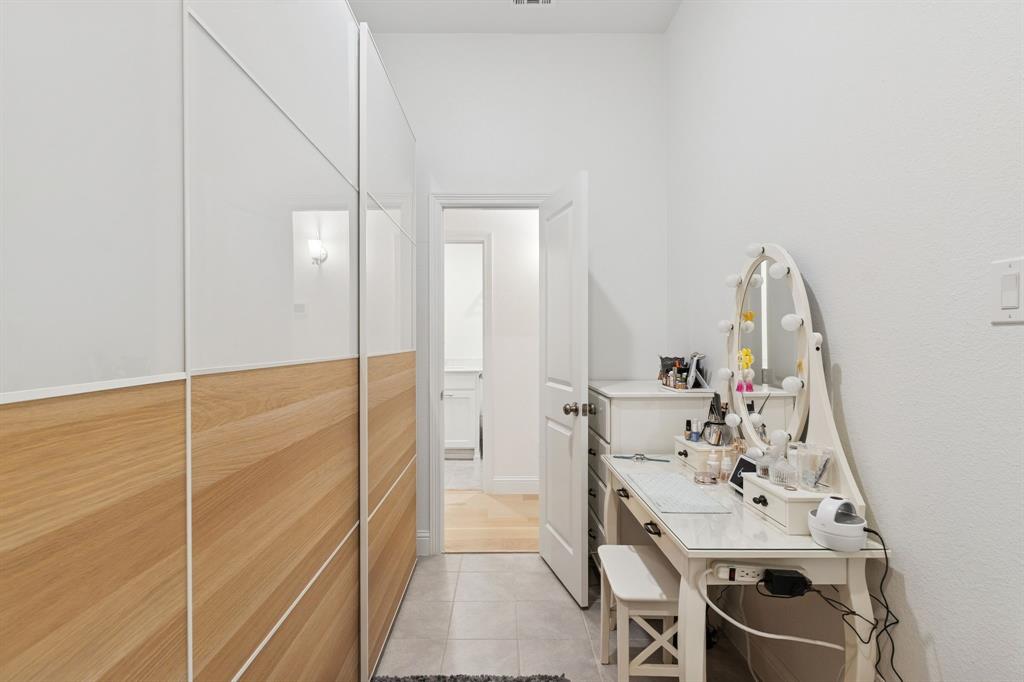 TERRACES OF LAS COLINAS - Residential