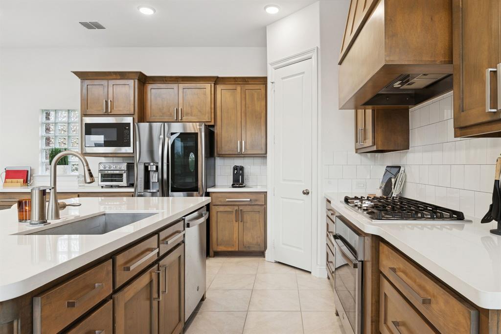 TERRACES OF LAS COLINAS - Residential