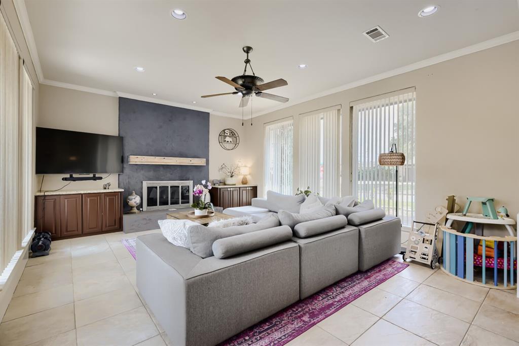 6033 Daven Oaks Drive