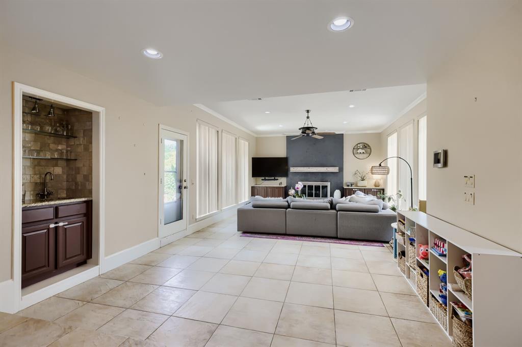 6033 Daven Oaks Drive