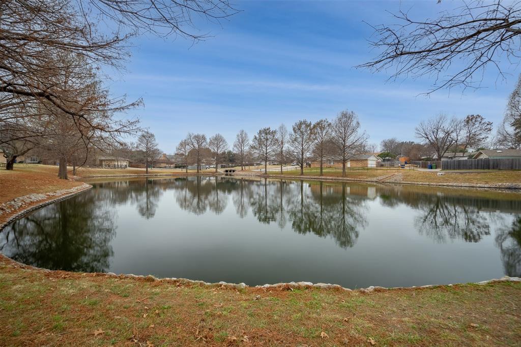 1213 Briar Hollow Lane