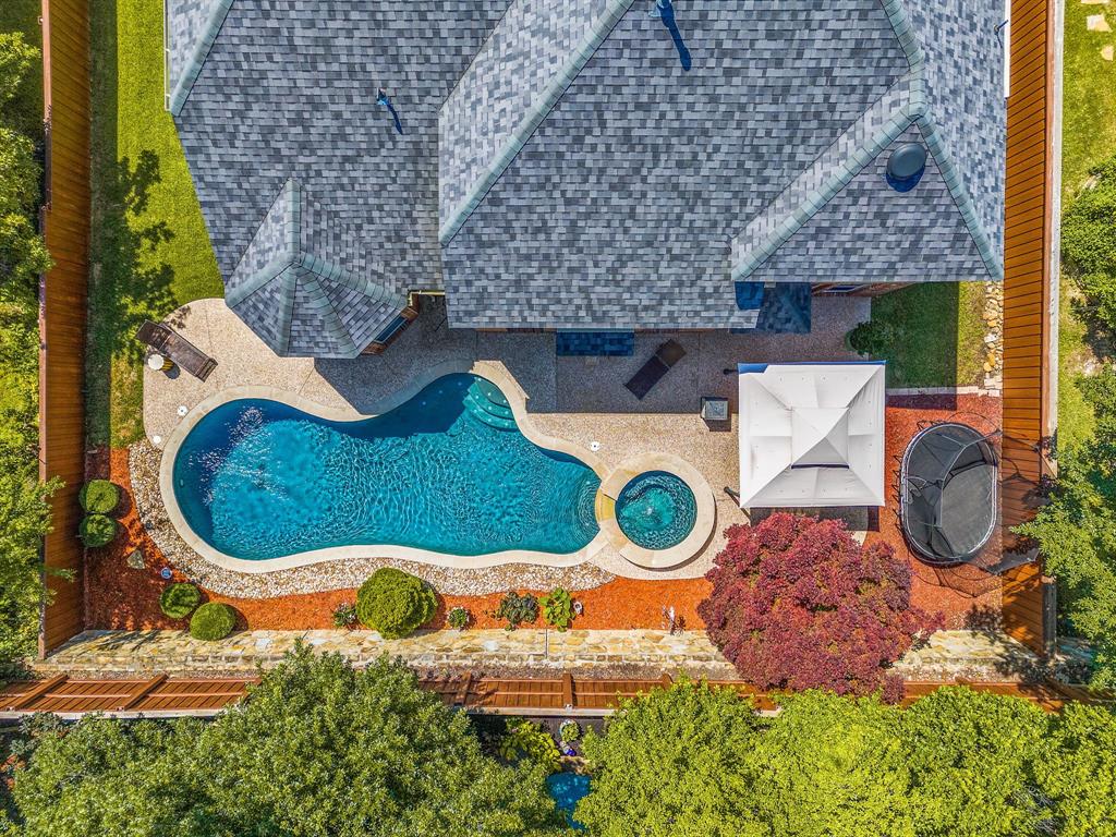 7904 Linksview Drive