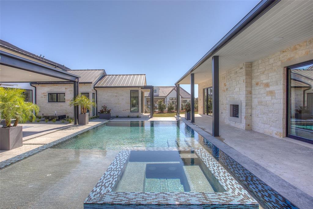 MONTRACHET - Residential