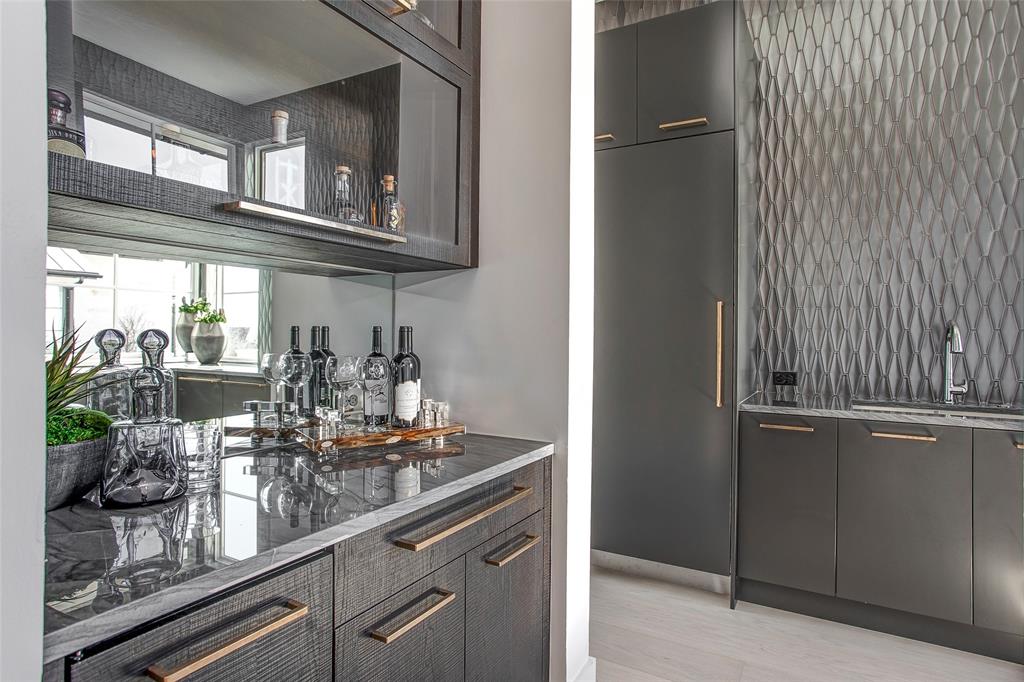 MONTRACHET - Residential