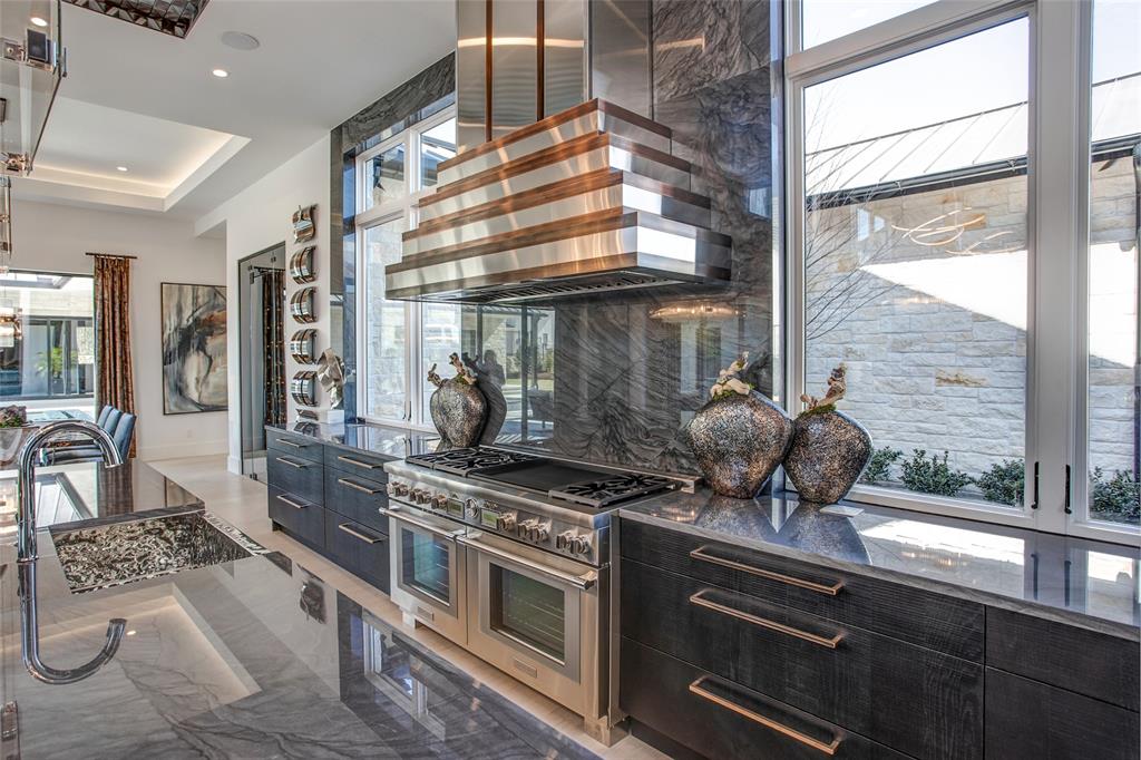 MONTRACHET - Residential