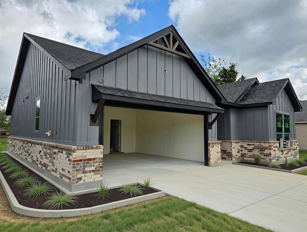 106 Meadow Heath Drive