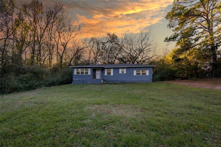 This Fixer Upper has most of the heavy lifting done. With over one half acre of land, this adorable and affordable home is located just a few minutes from down town Mineola, and less than an hour from Tyler. This home has been recently remodeled with luxury vinyl plank flooring throughout, all new ceiling fans, windows, HVAC, Sewer line and a new roof. The kitchen features granite countertops, stainless steel appliances, a subway tile backsplash, shaker style cabinetry, and a kitchen island, The Bathrooms feature granite top vanities, tiled tub and shower surrounds and elongated toilets. This home needs some repairs following some recent foundation work. A great opportunity for a handyman looking to put in some sweat equity, or, for an investor looking to add a rental to their portfolio.