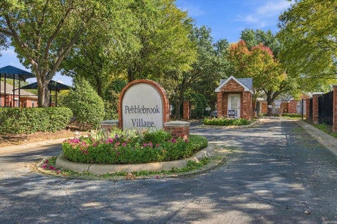Tiny photo for 1002 Bridges Drive, Arlington, TX 76012 (MLS # 21396625)