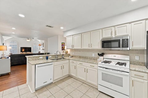 Tiny photo for 1002 Bridges Drive, Arlington, TX 76012 (MLS # 21396625)