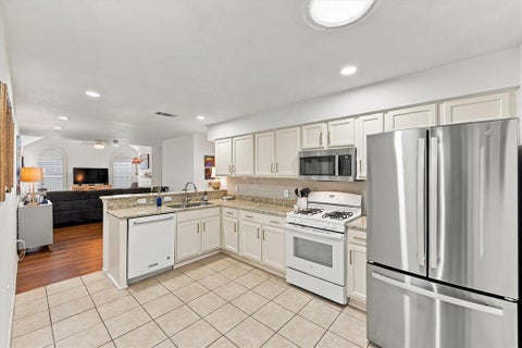 Tiny photo for 1002 Bridges Drive, Arlington, TX 76012 (MLS # 21396625)