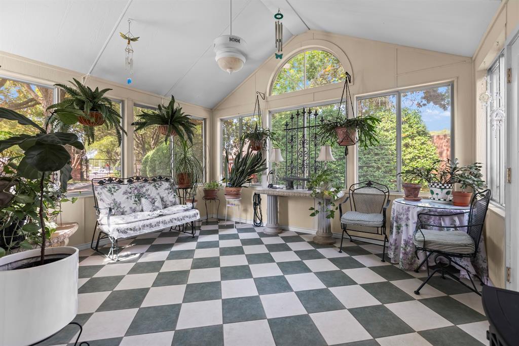 Pebblebrook Village Condo - Residential