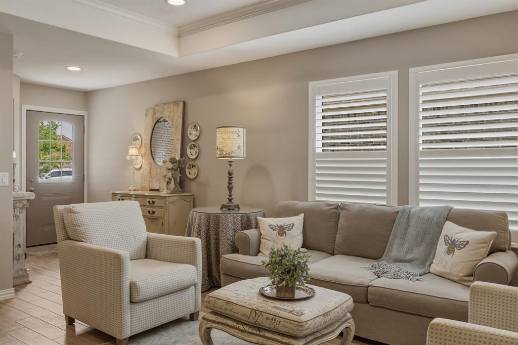 917 Rough Hollow Drive