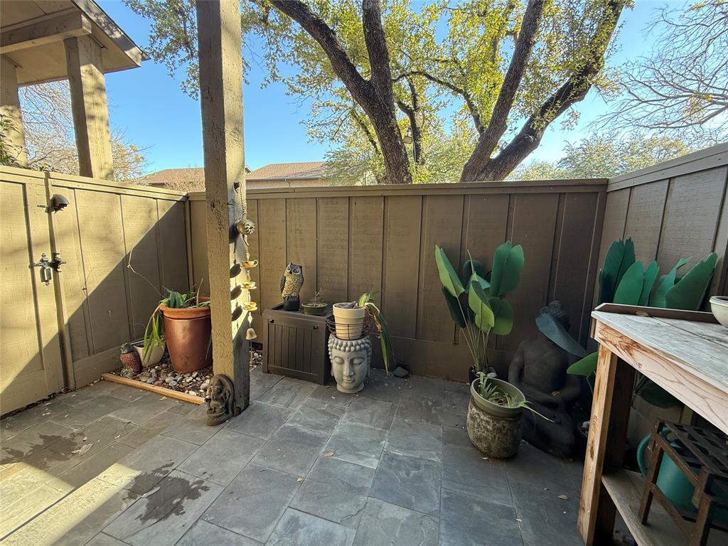 High Hollows Condo - Residential