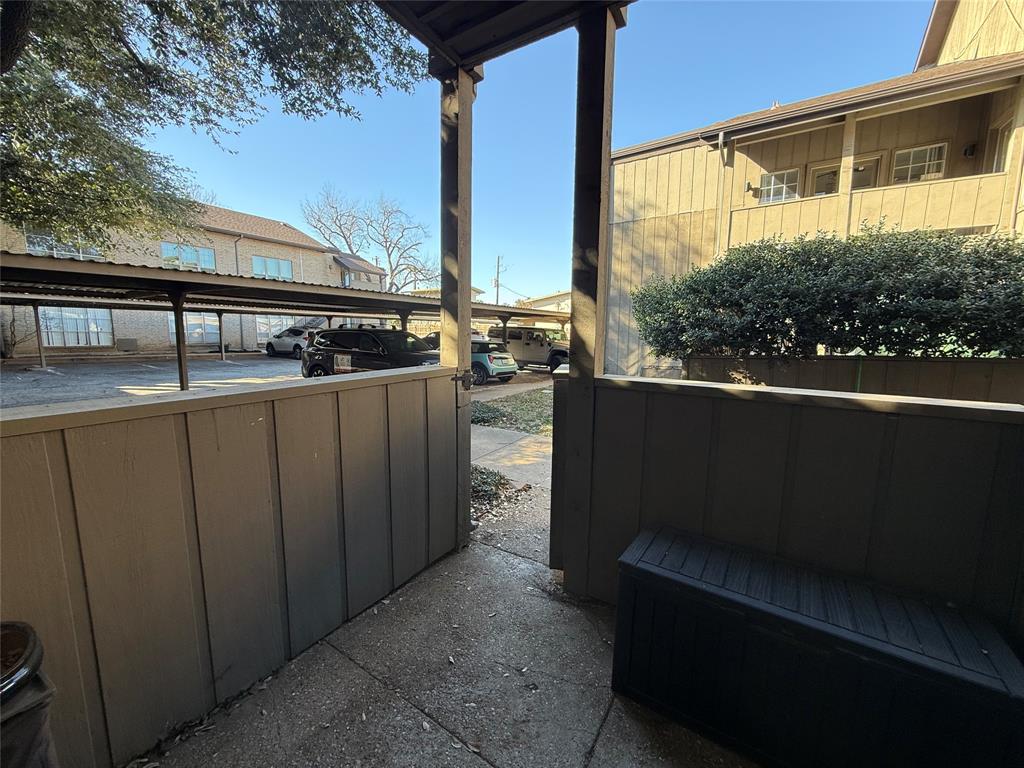 High Hollows Condo - Residential