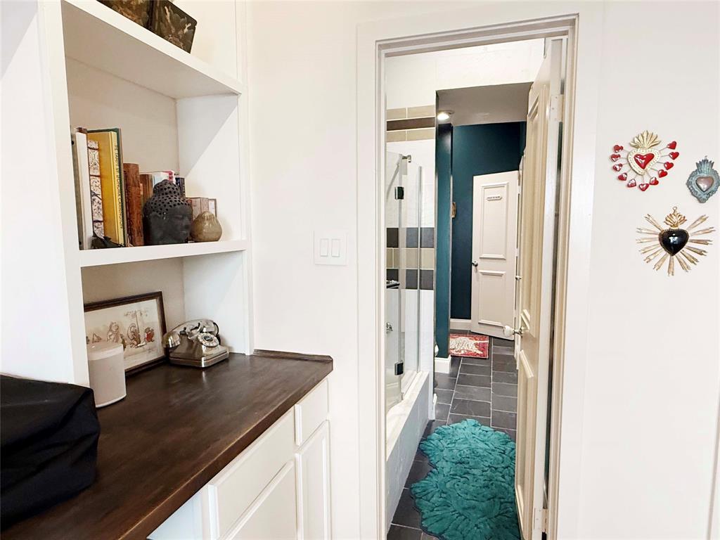 High Hollows Condo - Residential