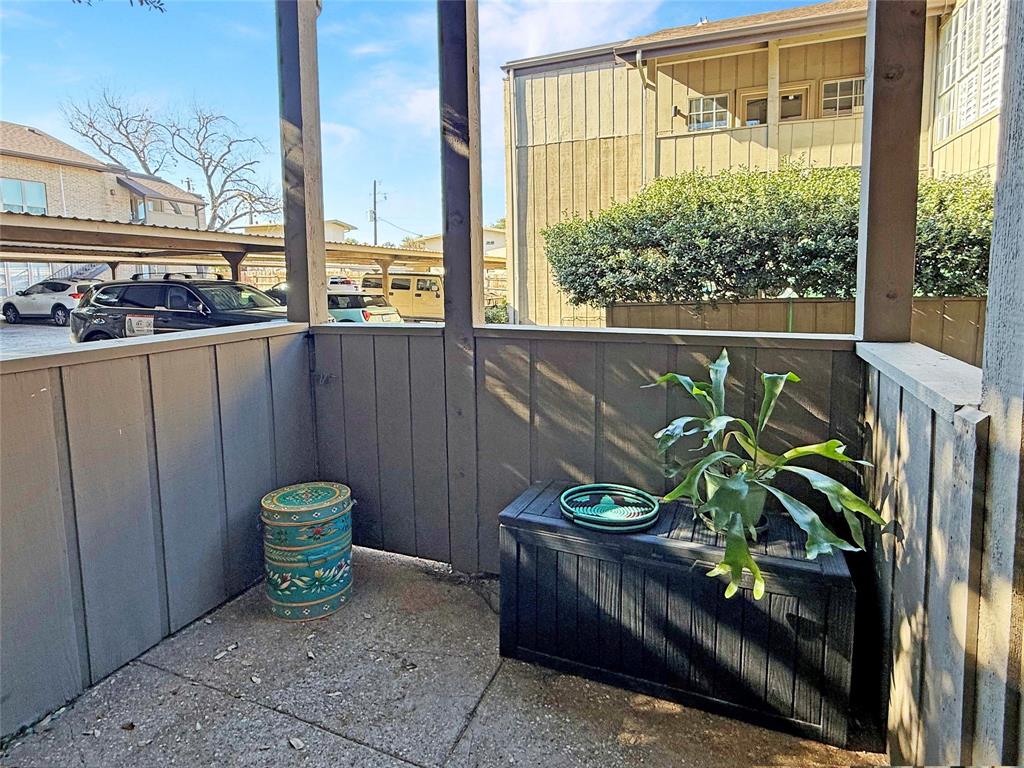 High Hollows Condo - Residential