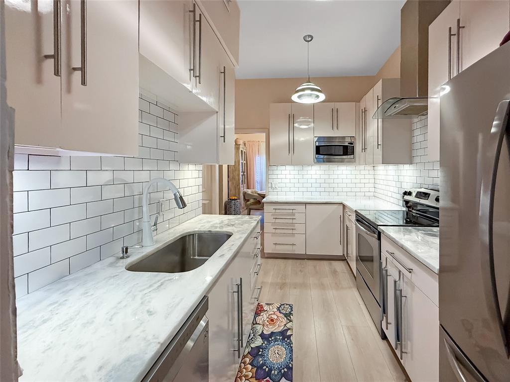 High Hollows Condo - Residential