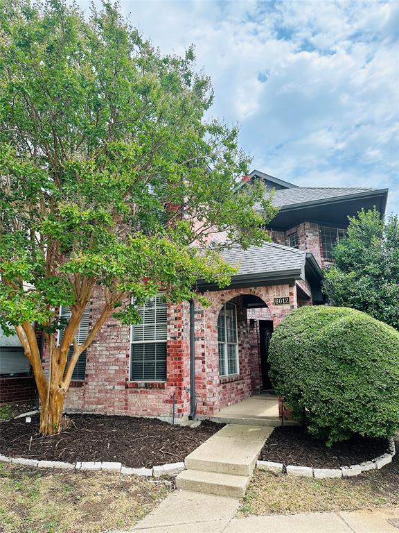 Lloyd Add Tr 8 - Residential Lease