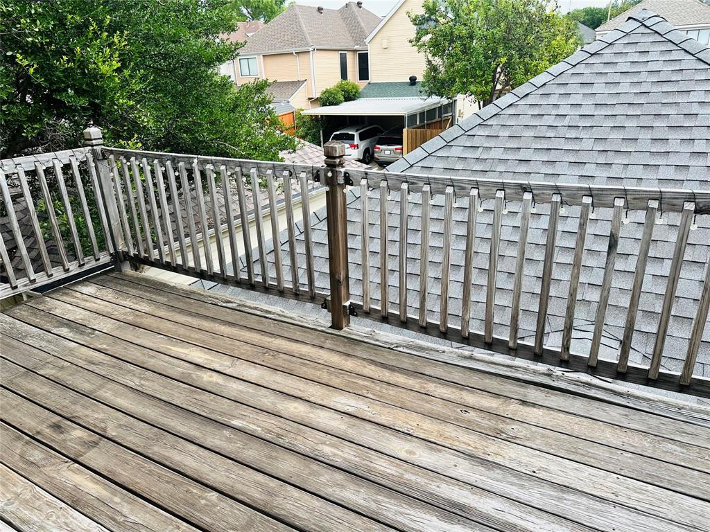 Lloyd Add Tr 8 - Residential Lease