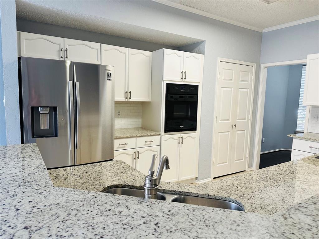 Lloyd Add Tr 8 - Residential Lease