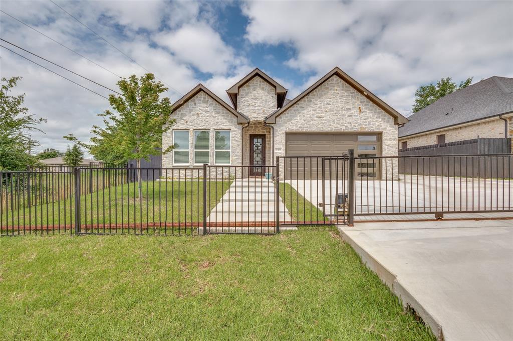 319 Bounding Main Street