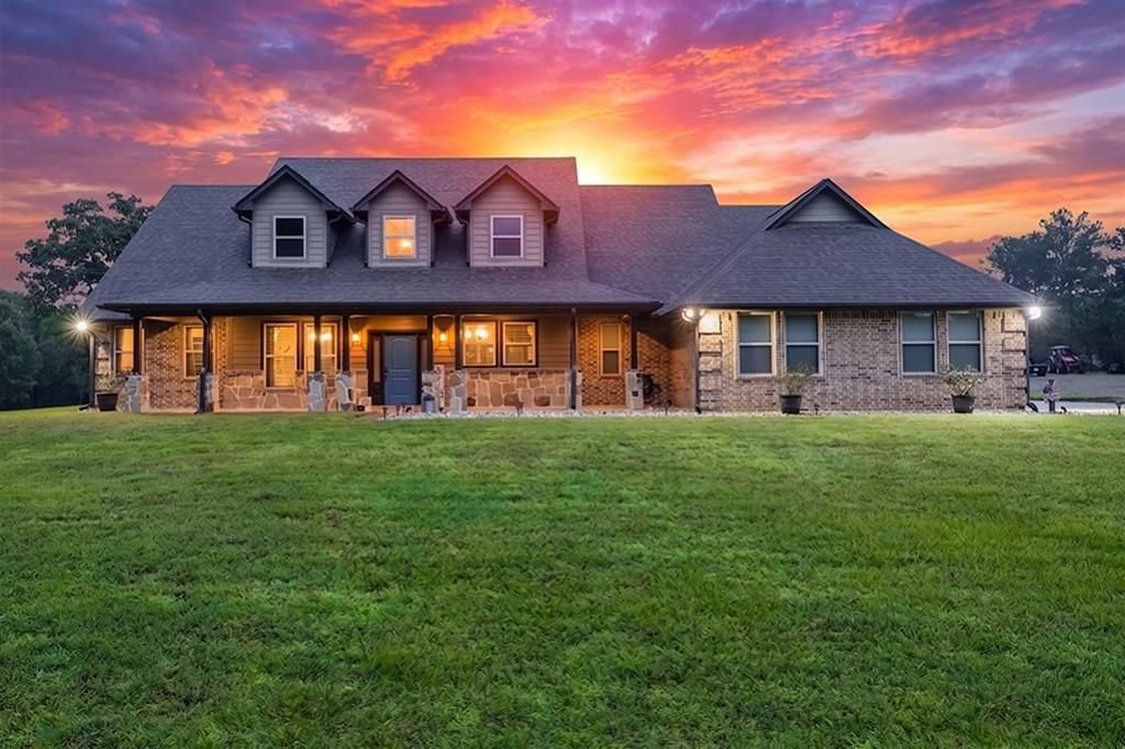 Photo of 1408 Pine Wilderness Drive, Queen City, TX 75572 (MLS # 21342208)