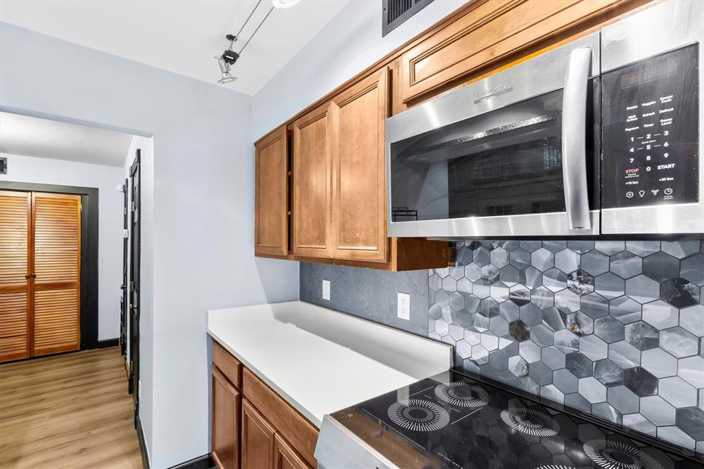 3103 Wycliff Avenue 3103