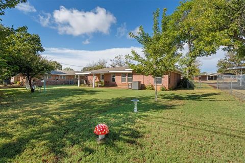 Tiny photo for 1420 Rolling Hills Drive, Graham, TX 76450 (MLS # 21101935)