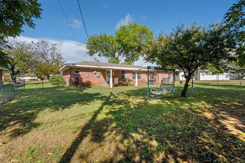 Tiny photo for 1420 Rolling Hills Drive, Graham, TX 76450 (MLS # 21101935)