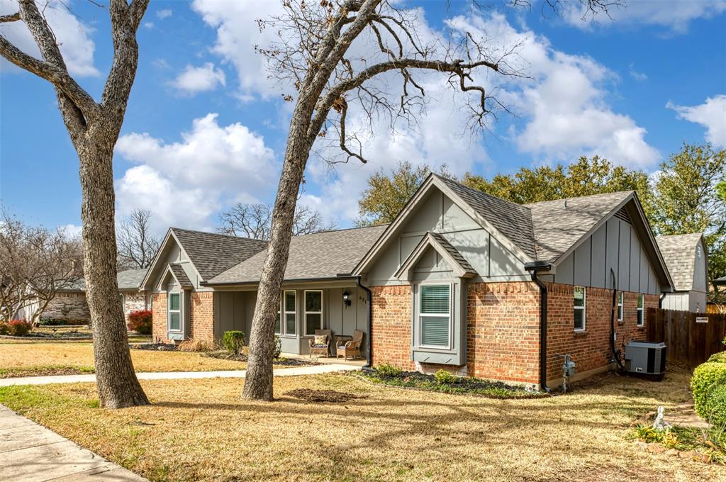 621 Sandlin Drive